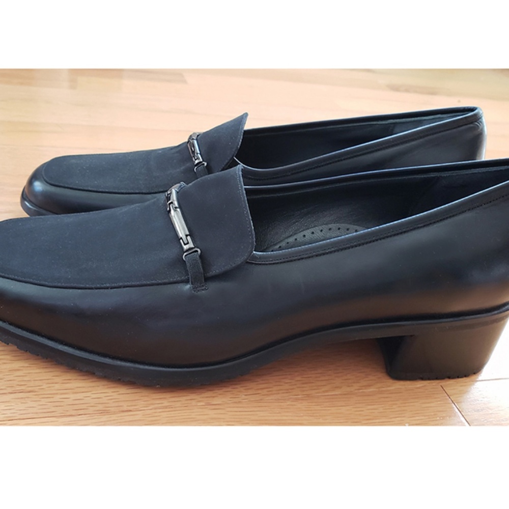 LIKE NEW SIOUX SACCHETTO BLACK PENNY LOAFERS sz 10.5